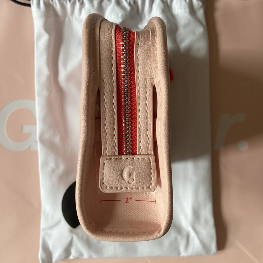 GLOSSIER Mini Beauty Bag
